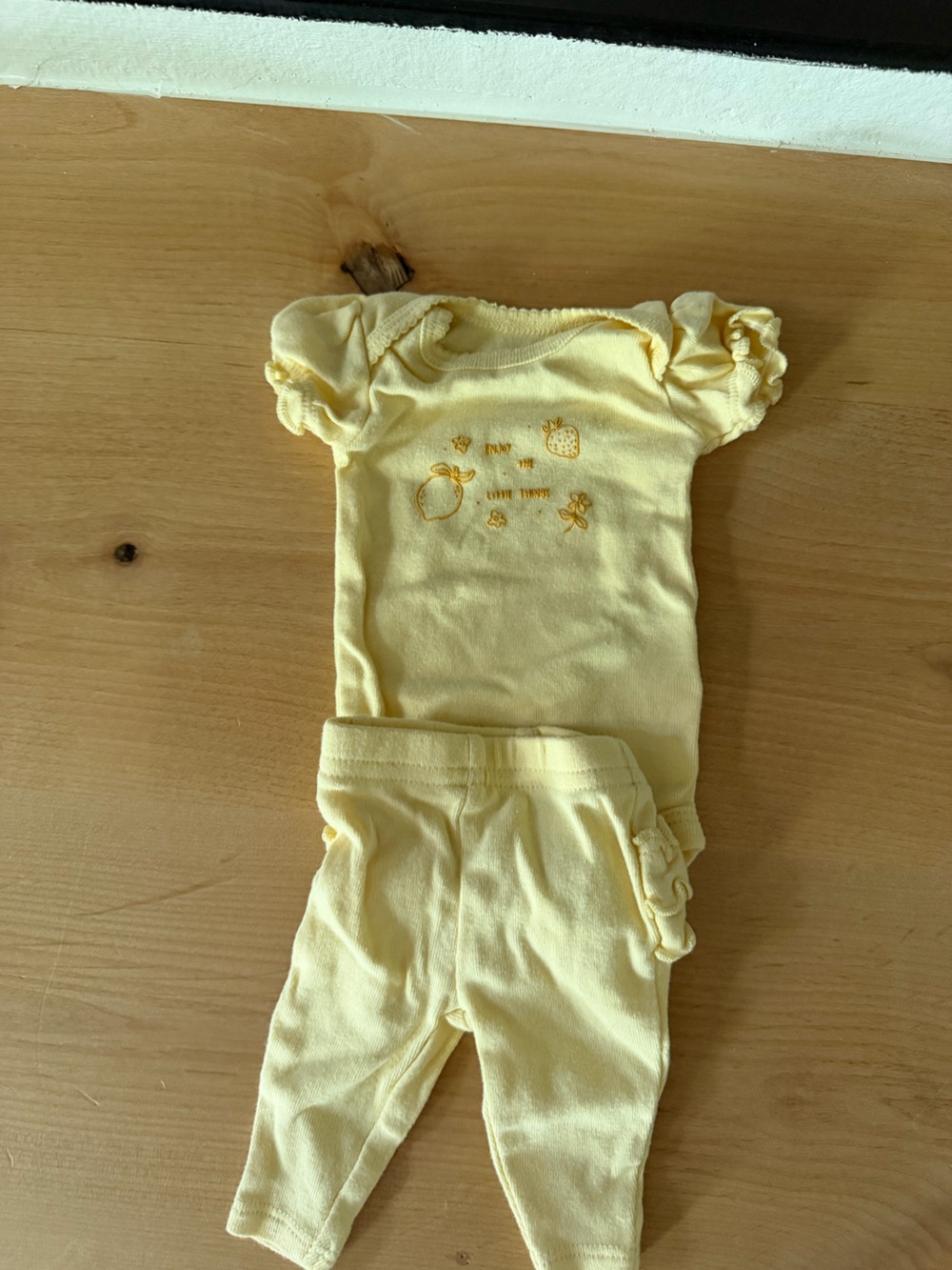 PREMIE Carter's Pale Yellow Short Sleeve Set